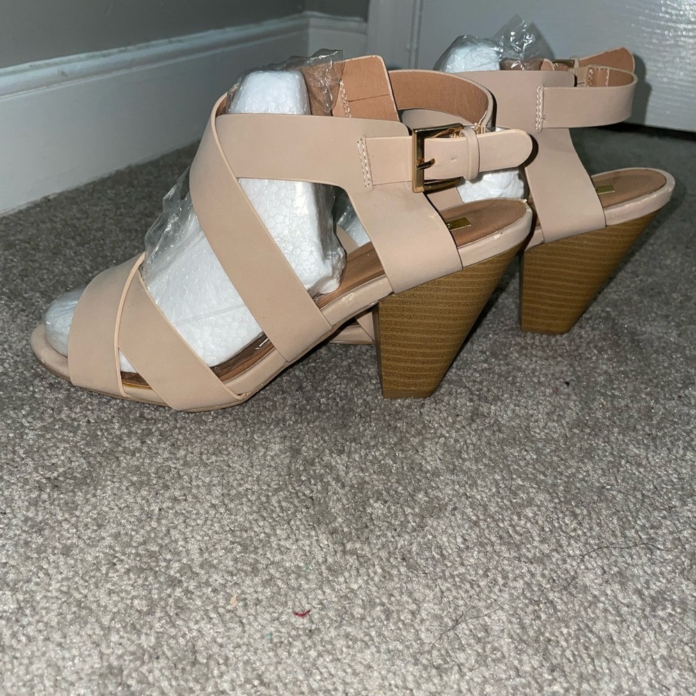Heels - Picture 5 of 5